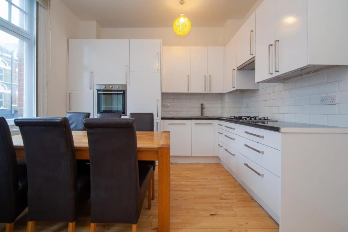 Lovely 2 Bedroom Apartment In Tooting Londres Exterior foto