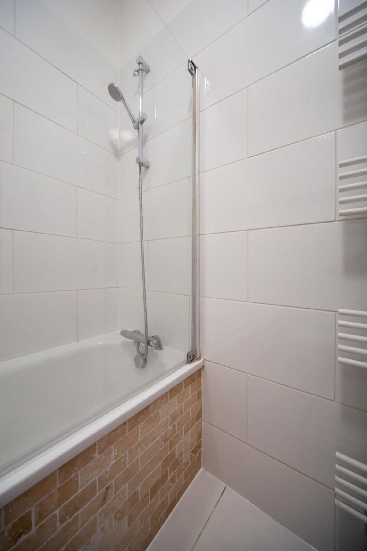 Lovely 2 Bedroom Apartment In Tooting Londres Exterior foto